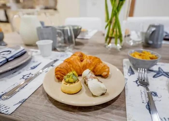 Dimora Del Pescatore - House 4* تْشيفالو